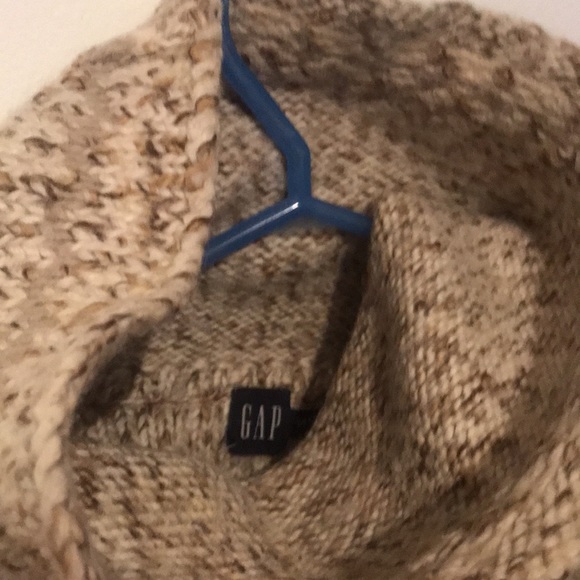 Super cute Gap knitted crop top turtleneck sweater very unique - Picture 2 of 3